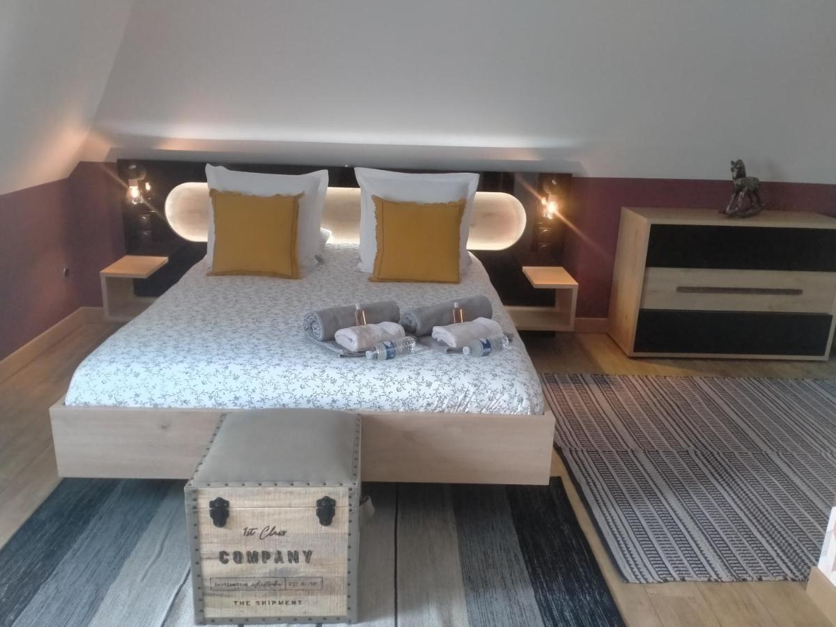Hotel La Cour Des Ursulines Josselin Esterno foto