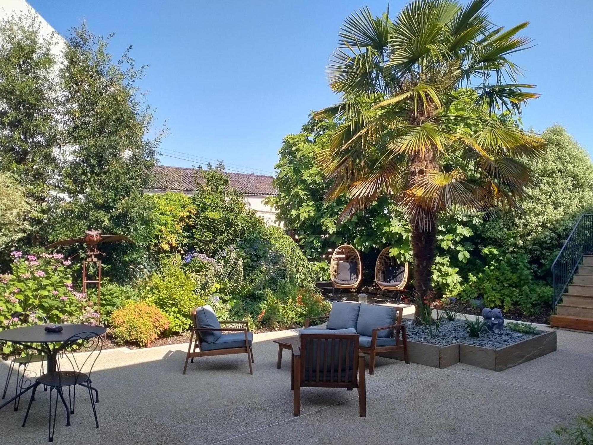Hotel La Cour Des Ursulines Josselin Esterno foto